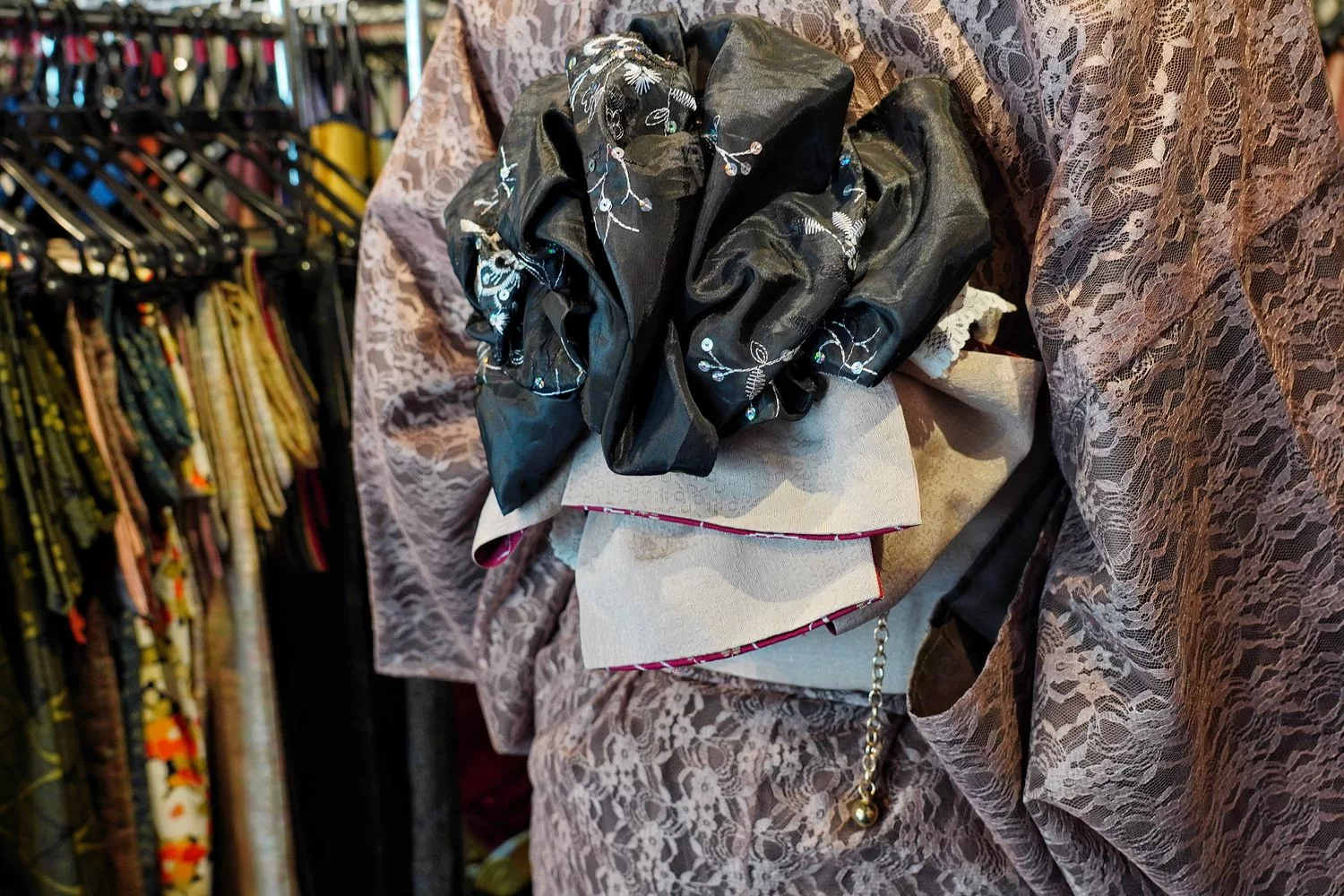 【京都和服出租推薦 】京小町，精緻蕾絲款和服時尚洋風 中文對應 款式多高質感! @Sansa Blog-混血珊莎的奇幻旅程