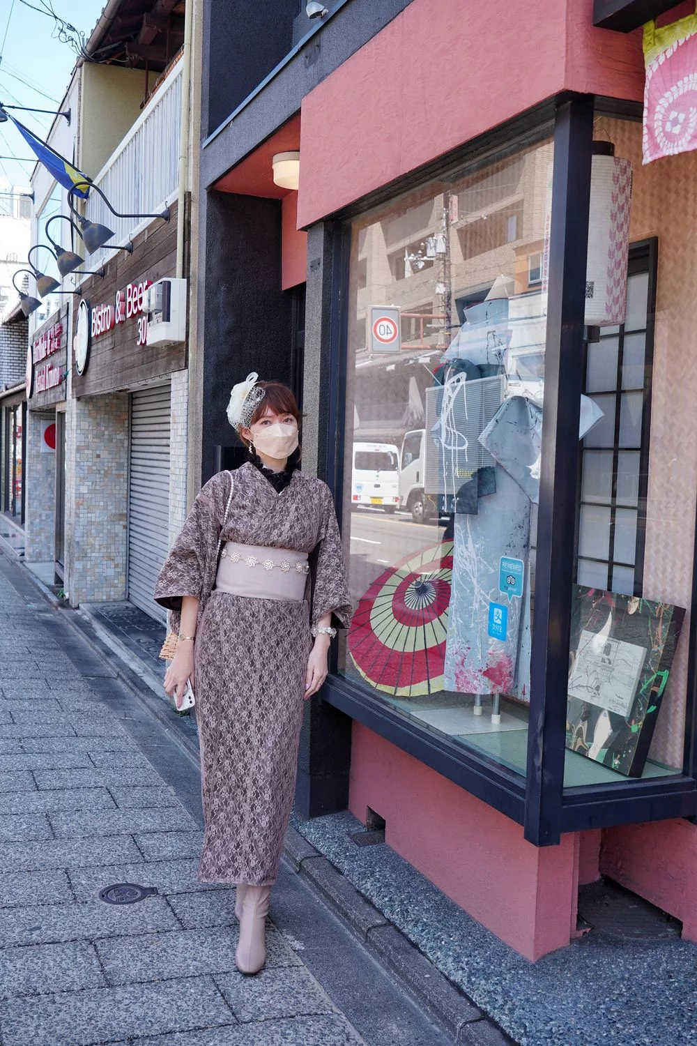 【京都和服出租推薦 】京小町，精緻蕾絲款和服時尚洋風 中文對應 款式多高質感! @混血珊莎的奇幻旅程