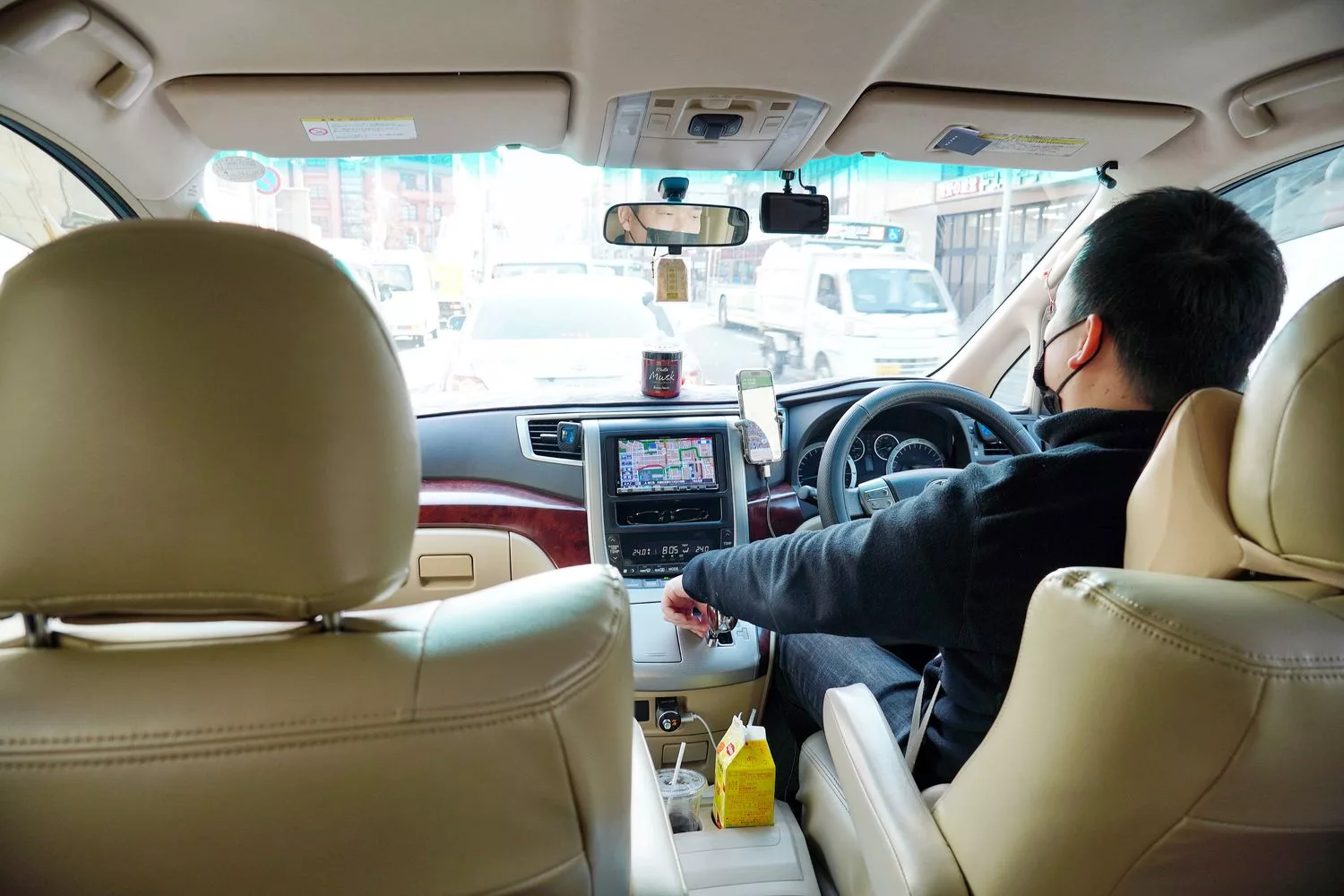 【日本包車】日本租車自駕、日本包車旅遊、日本計程車三種方式優缺點比較，旅遊心得分享! @混血珊莎的奇幻旅程