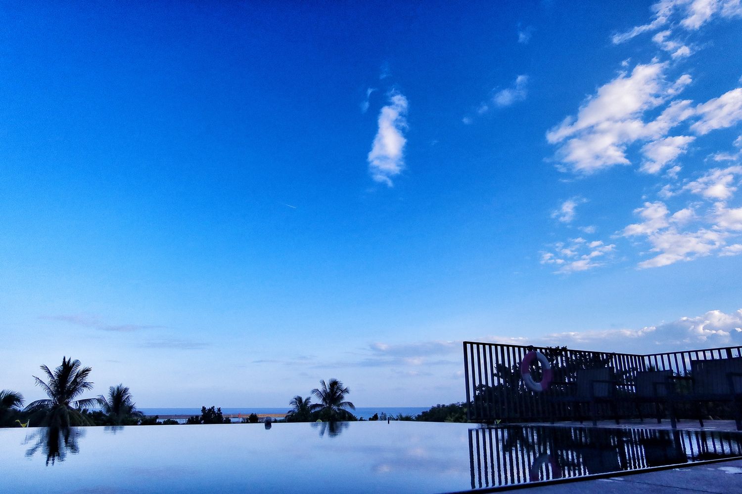 【花蓮東大門住宿】Kadda Hotel 璽賓行旅，單車度假型飯店，日出海景盡收眼底，水天一色無邊際泳池，超美打卡聖地! @Sansa Blog-混血珊莎的奇幻旅程