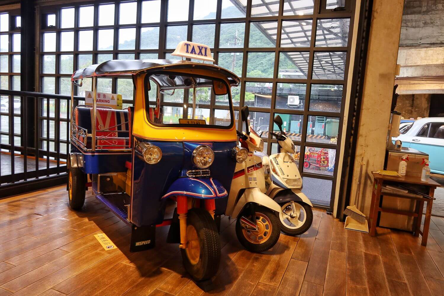 【蘇澳室內景點】車迷注意啦! 計程車博物館TAXI Museum，收藏各國經典古董車，還有碰碰車可以玩! @Sansa Blog-混血珊莎的奇幻旅程