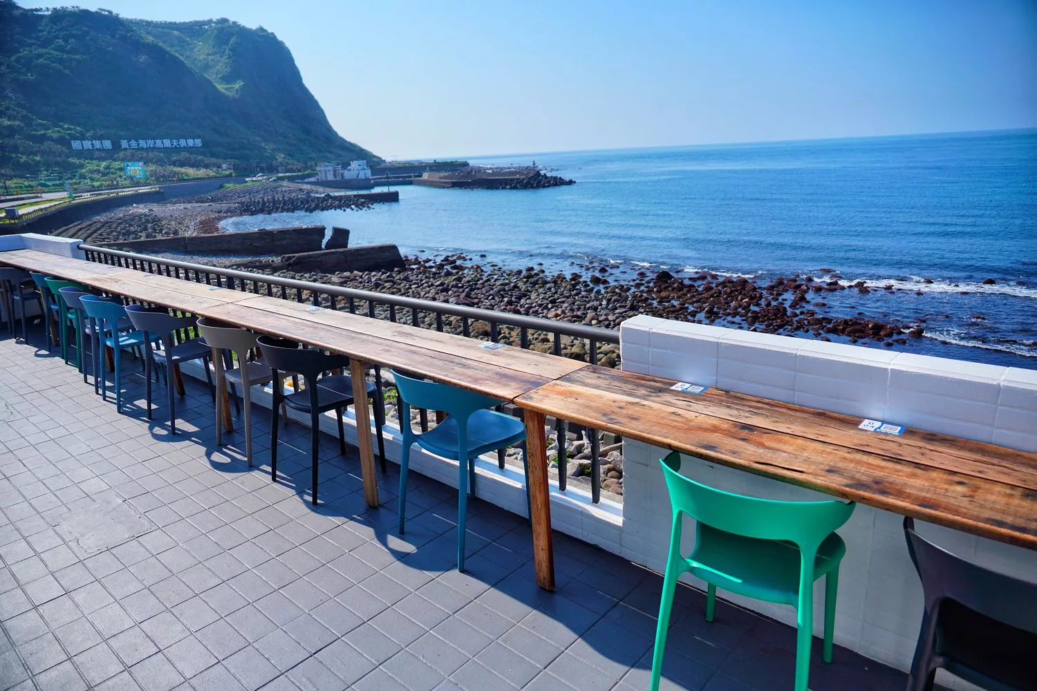 【北海岸看海咖啡廳】拾浪咖啡，坐擁夢幻海景第一排，享受與海同行的咖啡時光! @混血珊莎的奇幻旅程