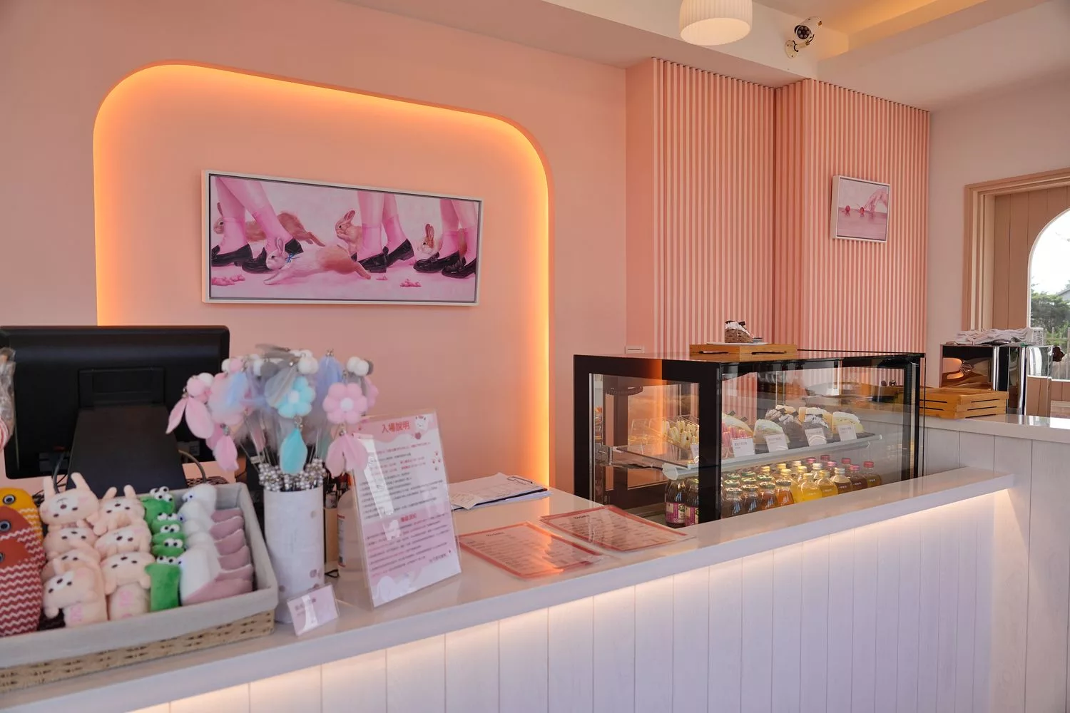 【擼らら Sweets 】綠舞飯店新開幕宜蘭貓咪咖啡廳，和喵星人度過療癒午茶時光! @混血珊莎的奇幻旅程