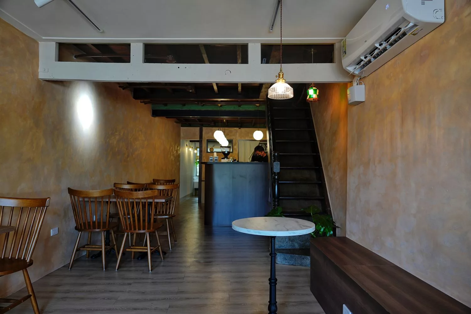【Les Amis café 樂瑞比咖啡】新開幕質感嘉義東區咖啡廳! @混血珊莎的奇幻旅程