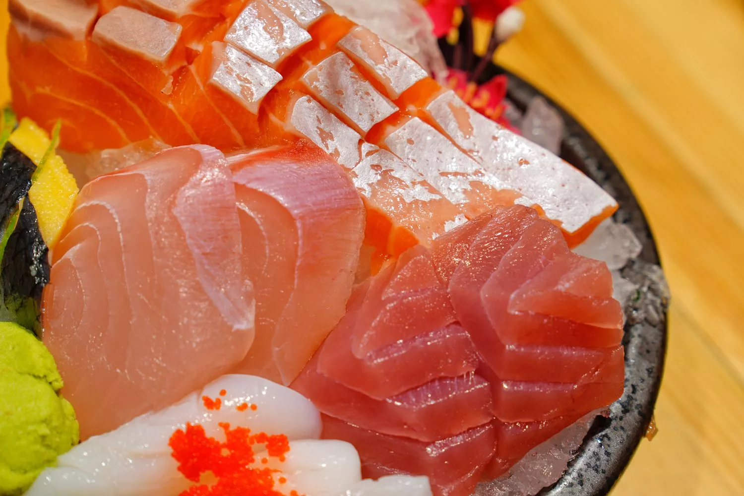 【森川丼丼嘉義店】 4.8 顆星高評價日本料理，澎湃用料氣氛很嗨! @混血珊莎的奇幻旅程