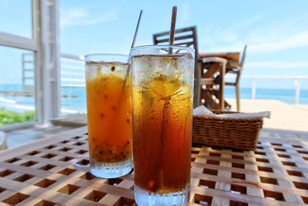 【滿山望海】頭城咖啡廳，飽覽無邊際藍天海景，峇里島風格座位好chill @Sansa Blog-混血珊莎的奇幻旅程
