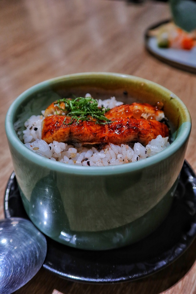 【台中無菜單日本料理】一貫手作壽司，無菜單不用花大錢，千元即享會席料理，CP值爆棚的日式餐廳! @Sansa Blog-混血珊莎的奇幻旅程