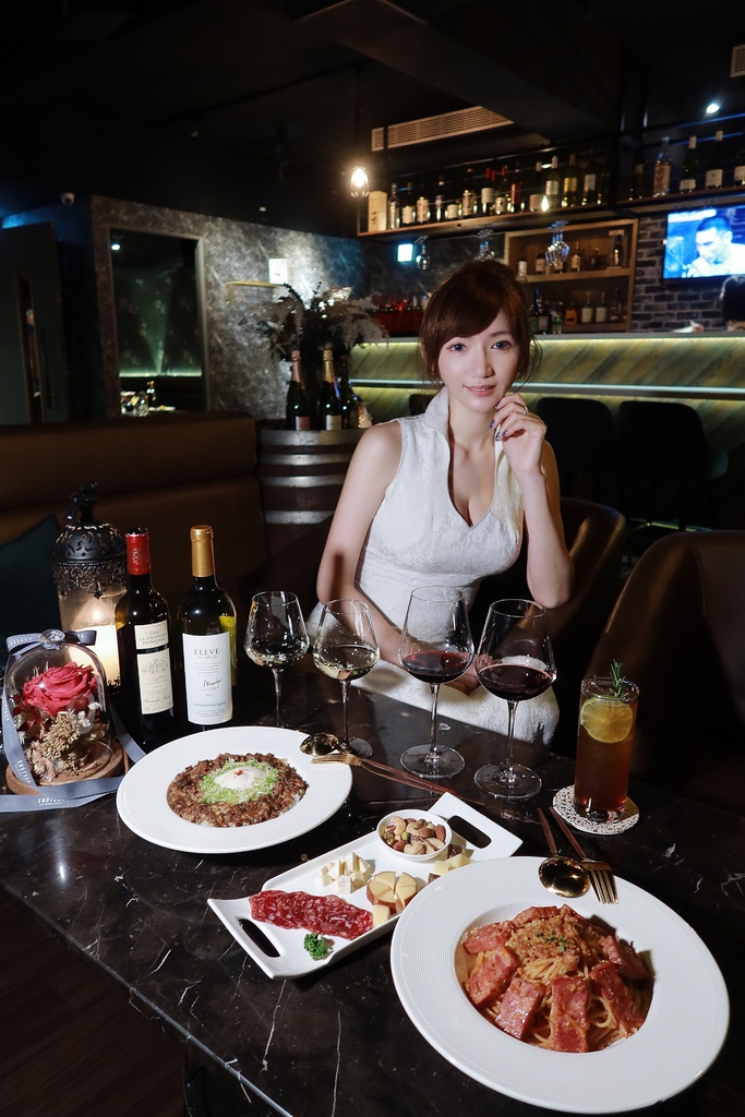 【中山餐酒館】From A Cafe &#038;Wine，八條通特色餐酒館，復古華麗氛圍感十足! @Sansa Blog-混血珊莎的奇幻旅程