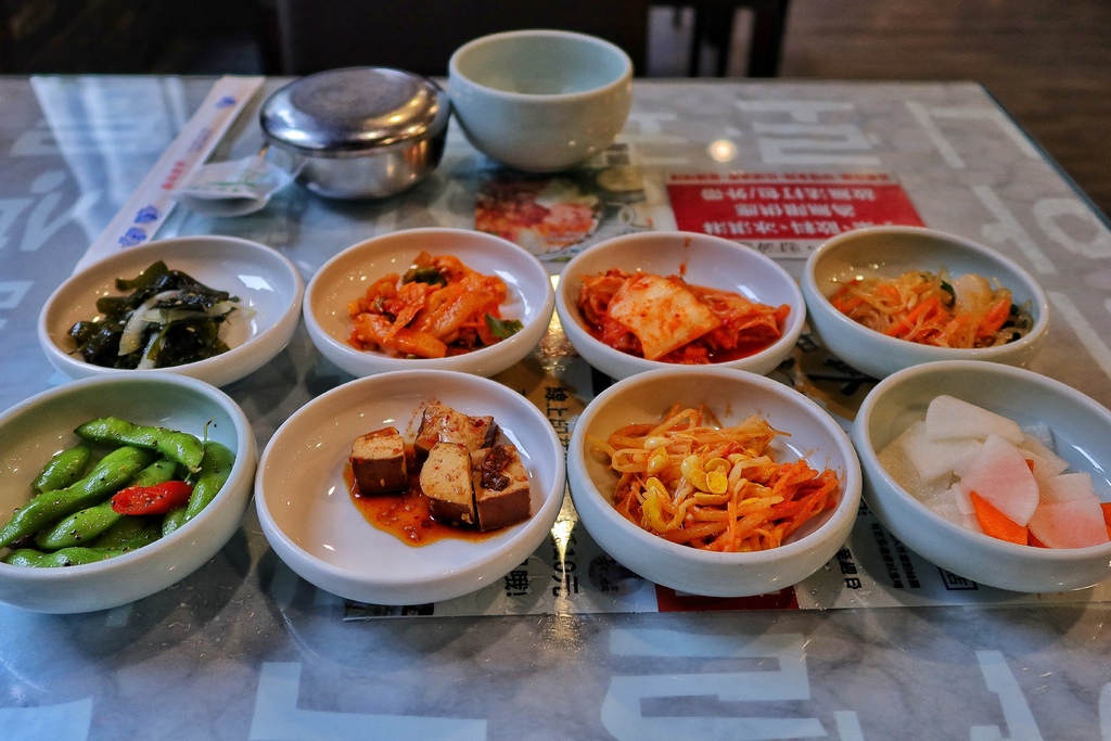 【台中韓式料理】奇加化韓國料理，南屯老字號韓式餐廳，多種小菜、冰淇淋、飲品吃到飽! @混血珊莎的奇幻旅程