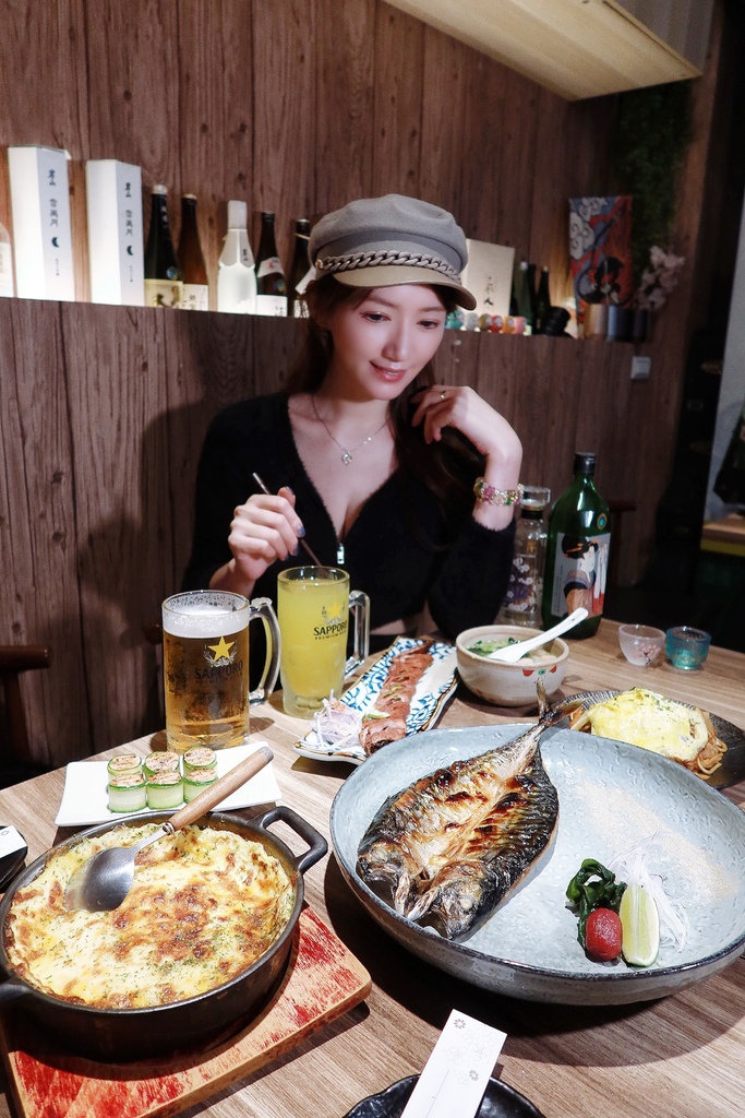 【南京三民美食】饕酒窩居酒屋，比臉大鯖魚一夜干，會牽絲的起司烘蛋太邪惡! @混血珊莎的奇幻旅程