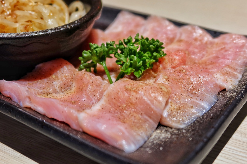 【新店燒肉】牛燒肉Yakiniku，和牛套餐，有多種特色調酒，價格千元有找! @混血珊莎的奇幻旅程
